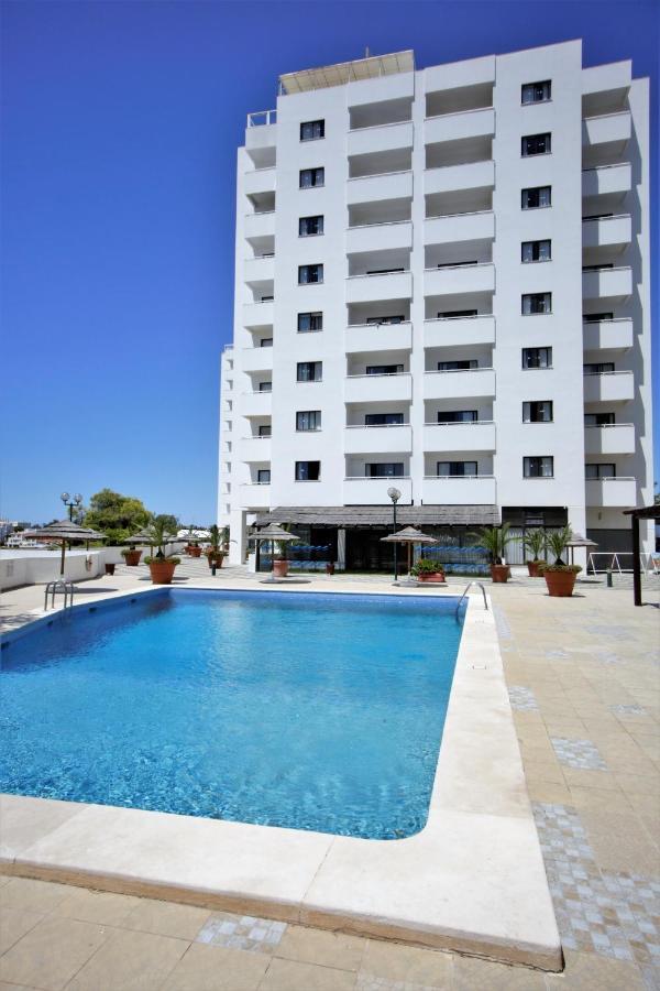 Sea View Apartment - 3 Swimming Pool & Fitness Албуфейра Экстерьер фото